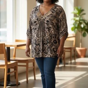 Lavish Black and Cream Patterned Tunic